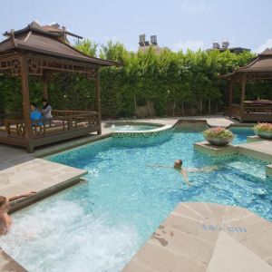 Hotel Crystal Admiral Resort Suites and SPA