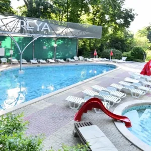 Hotel Estreya Palace