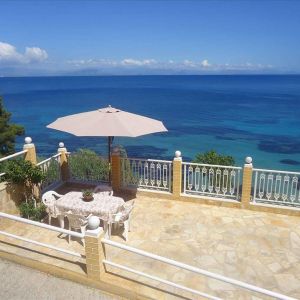 Meltemi Coast Suites