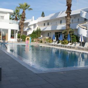 Hotel Paleos Apartments