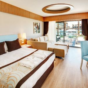 Tui Magic Life Jacaranda Hotel Side