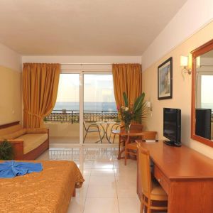 Hotel Vantaris Palace