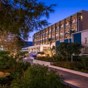 I Resort Beach Hotel