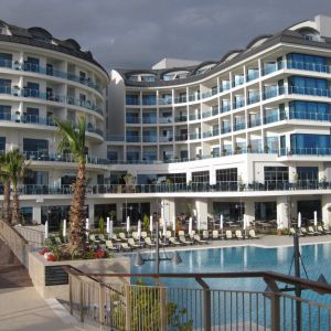 Hotel Commodore Elite Suites and Spa