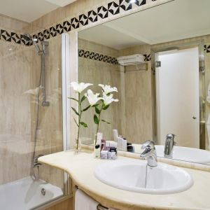 Hotel H10 Conquistador