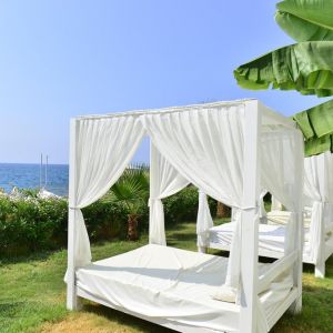 Hotel White City Resort