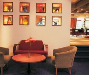 Hotel NH Tropen