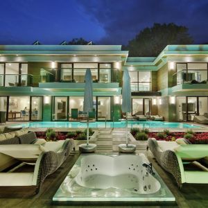 Hotel Nirvana Lagoon Villas Suites and Spa