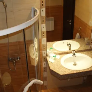 Green Wood Hotel and Spa