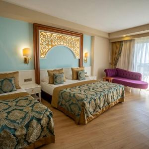 Jadore Deluxe Hotel and Spa