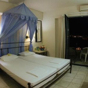 Hotel Golden Bay Apartments