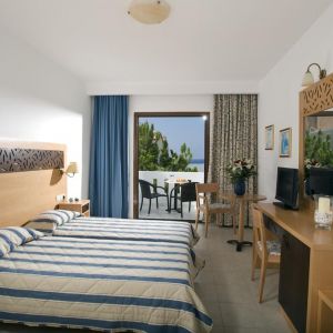 Maritimo Beach Hotel