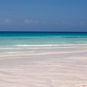 Hotel AHG Waridi Beach Resort and SPA