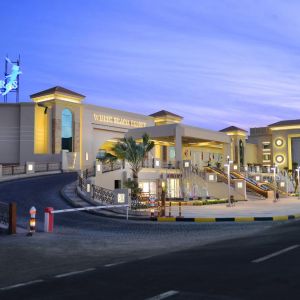 Albatros White Beach Hotel