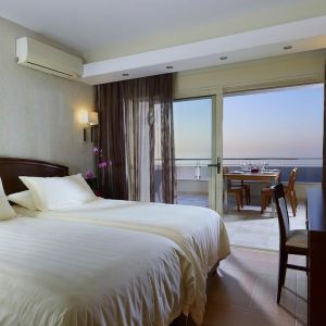 Hotel Macaris Suites and Spa