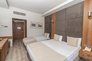 Mimoza Beach Hotel