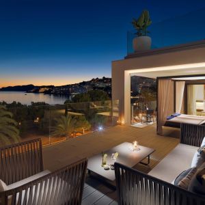 H10 Casa Del Mar