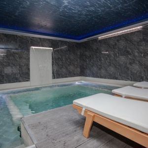 Melrose Hotel