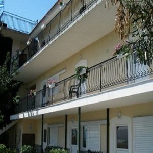 Vila Alonia