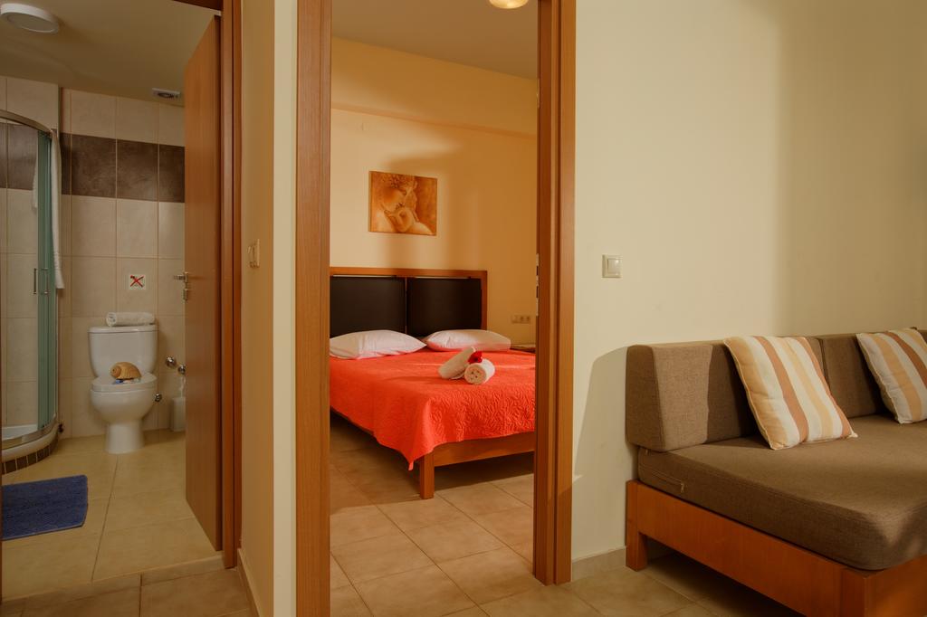 Fotis Studios Apartments