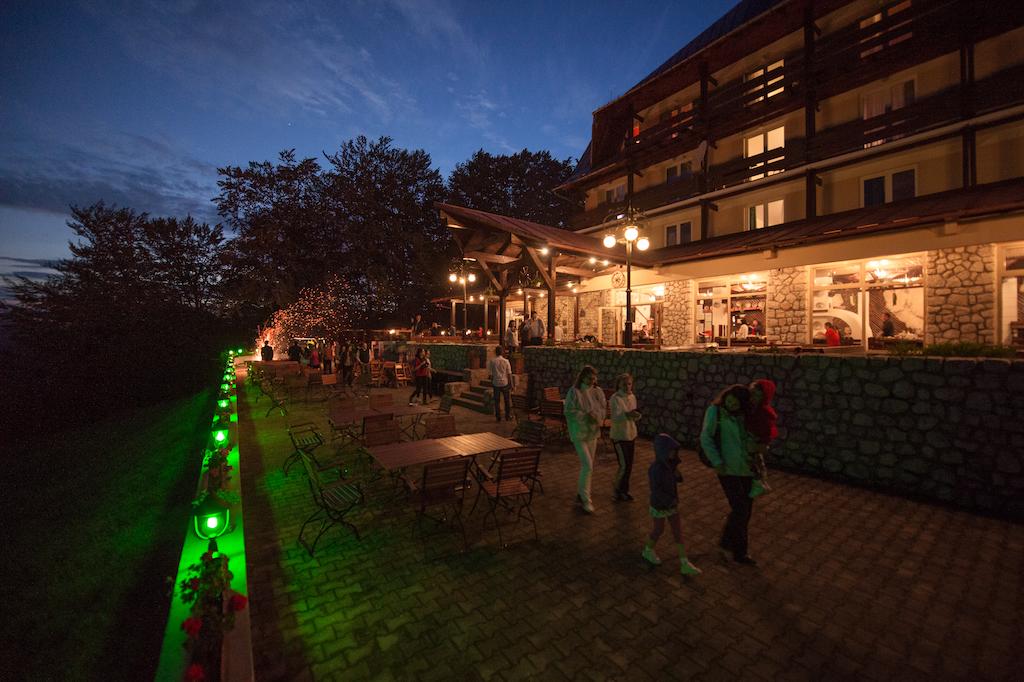 Hotel Cabana Trei Brazi