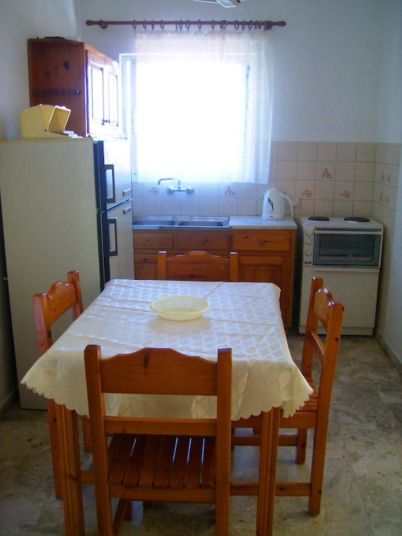 Hotel Makis Studios and Apartments