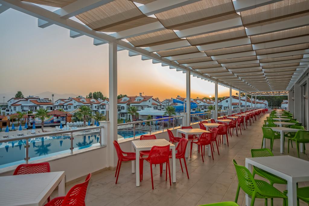 Hotel River Garden Holiday Village