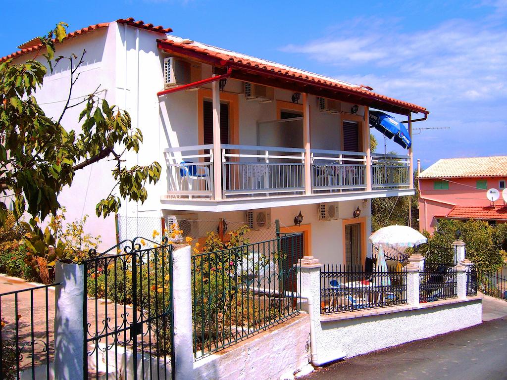 Hotel Makis Studios and Apartments