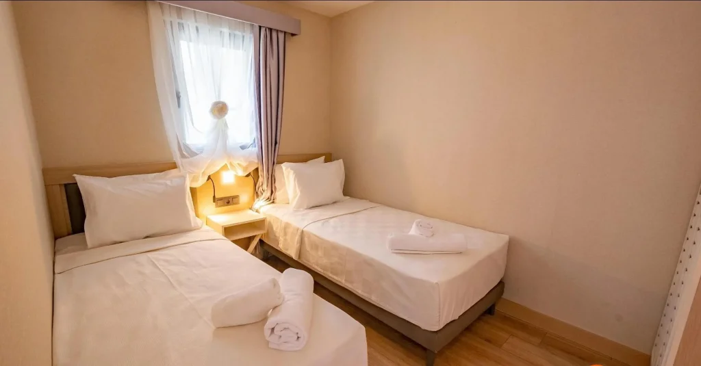 Long Beach Club Nature