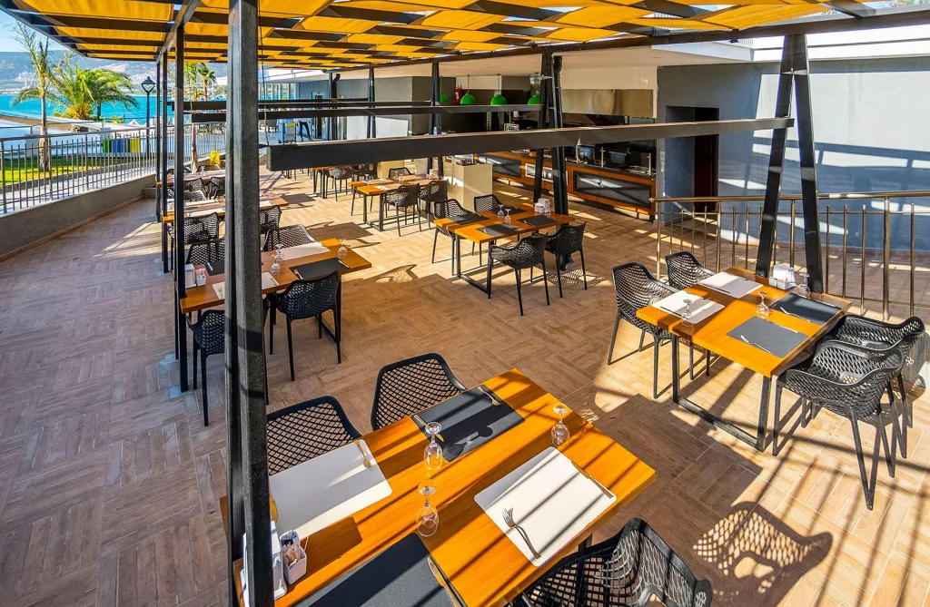 Long Beach Club Nature