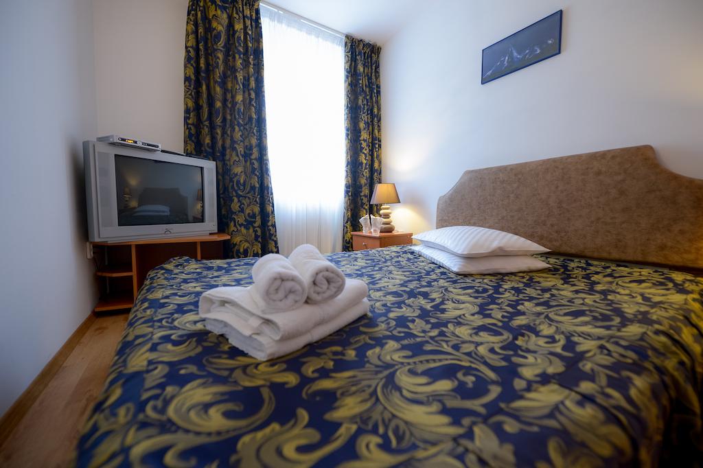 Hotel Cabana Trei Brazi