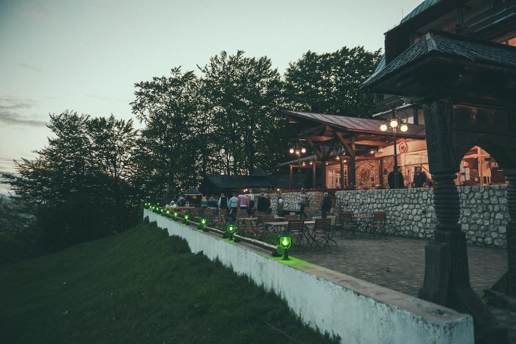 Hotel Cabana Trei Brazi