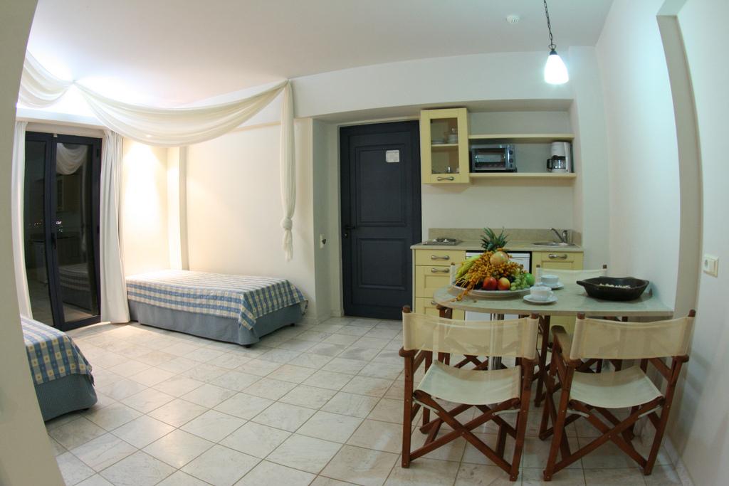 Hotel Golden Bay Apartments