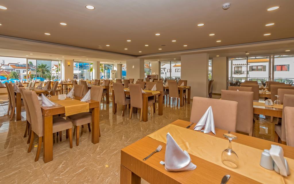 Hotel River Garden Holiday Village