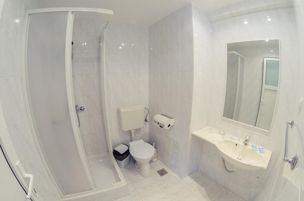 Hotel Cabana Trei Brazi