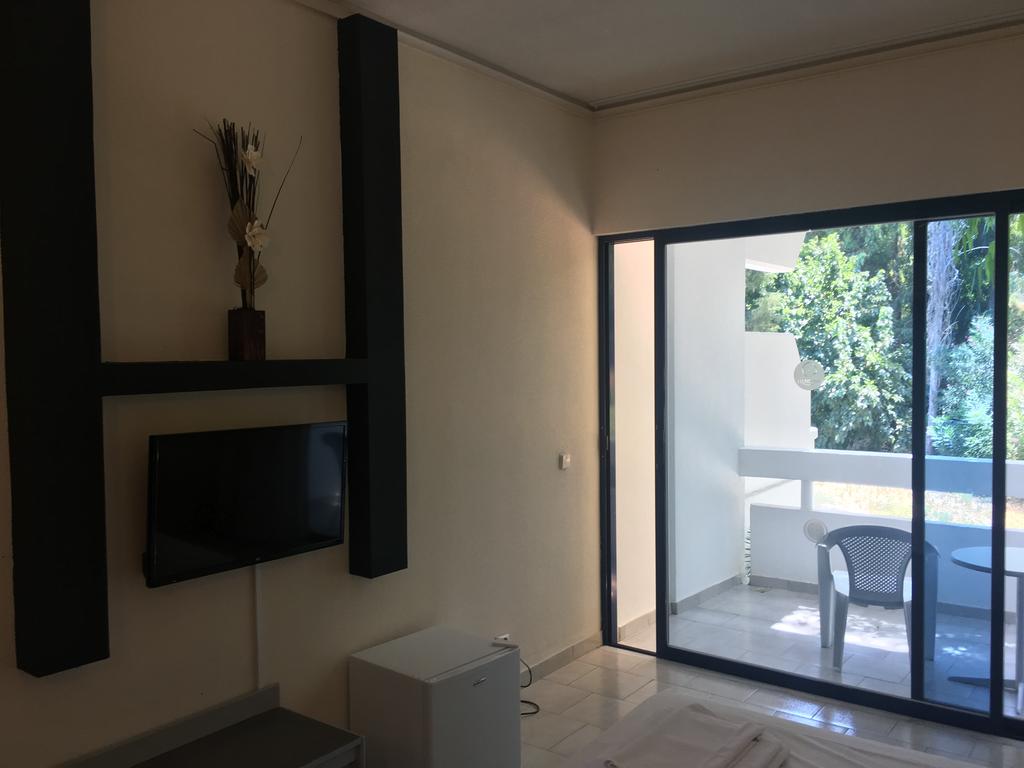 Larisa Boutique (Fost Rhodes Lykia Boutique)